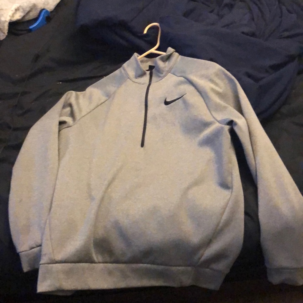 Nike pull over